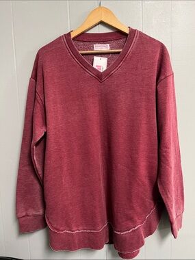 NWT Discount Divas Boutique V‑Neck Sweatshirt - Wine Large